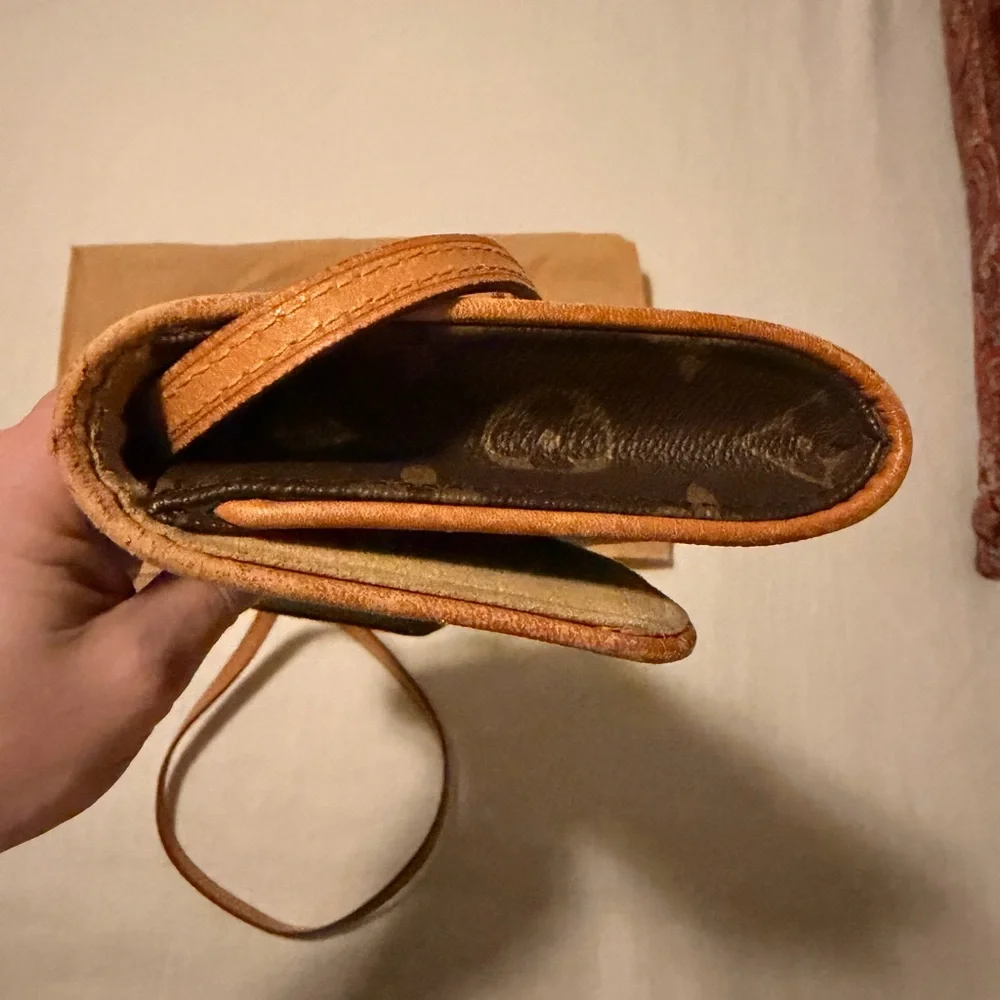 Louis Vuitton Brown Monogram Crossbody Wallet - Picture 15 of 16